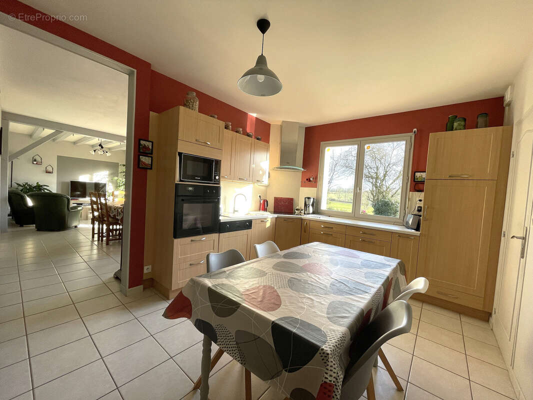 Maison à LIGNE