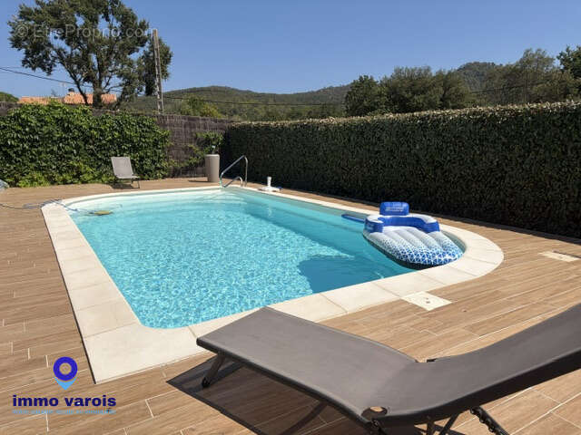 Pierrefeu du var rare sur le secteur villa t4 de plain-pied avec piscine et garage - photo 9