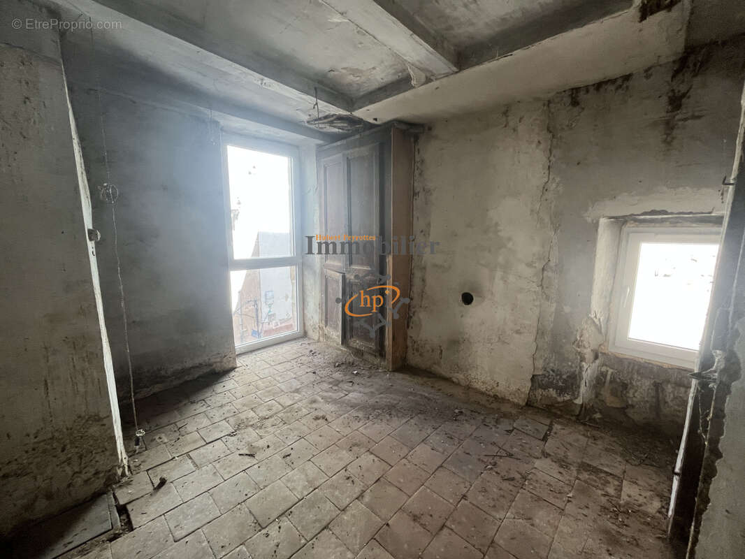 Vente maison de ville avec local à rénover Saint-Affrique - photo 2