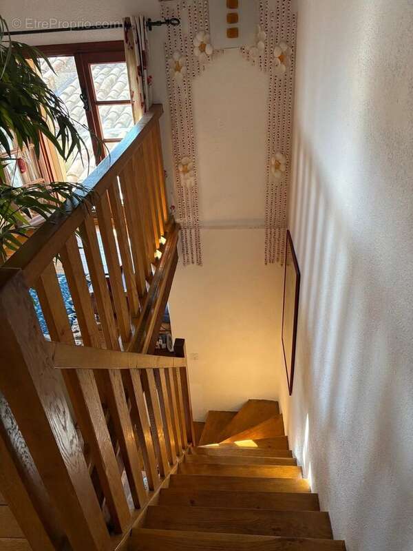 Appartement à BERRE-LES-ALPES