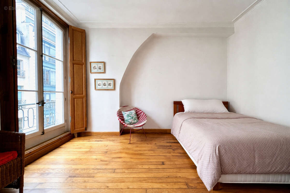 Appartement à PARIS-2E