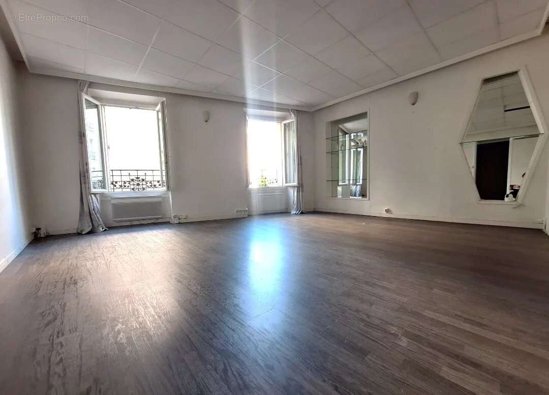 Appartement à PARIS-14E