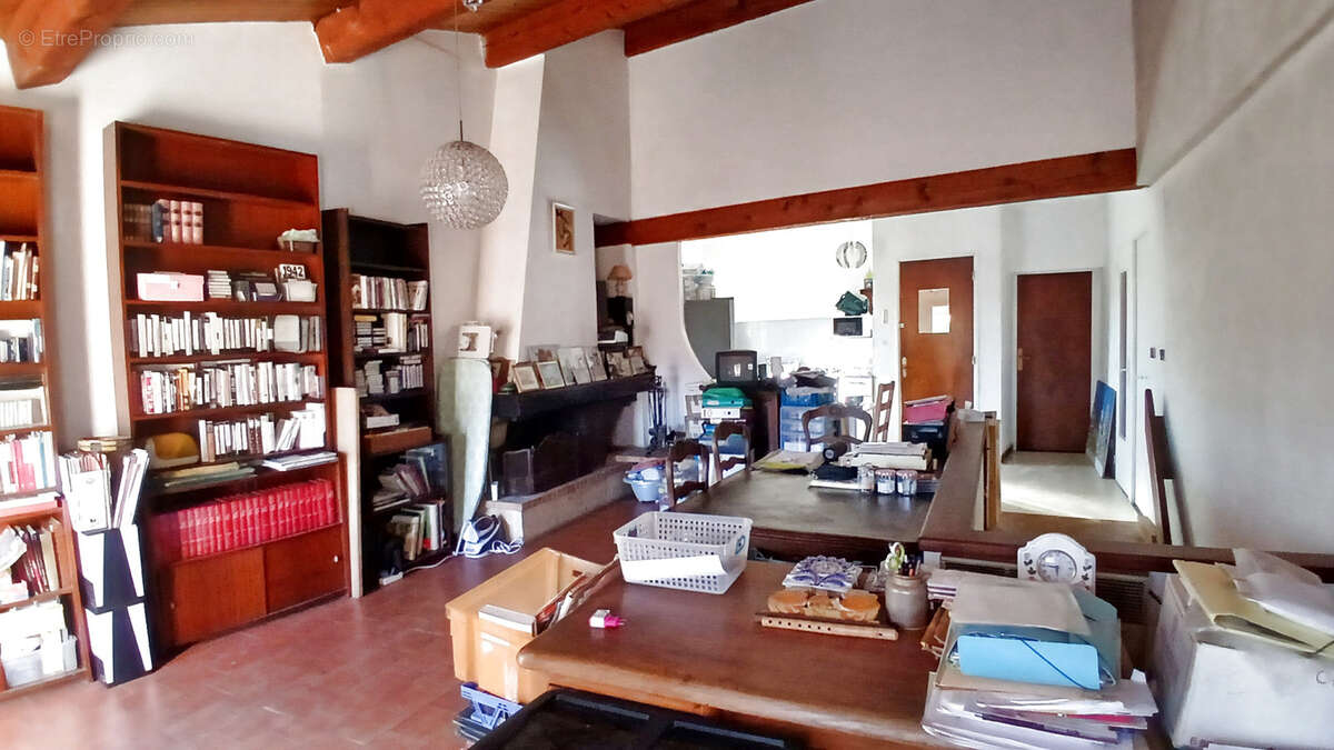 Autre à SIX-FOURS-LES-PLAGES