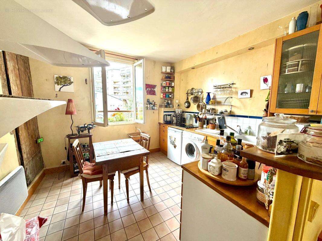 Appartement à PARIS-19E