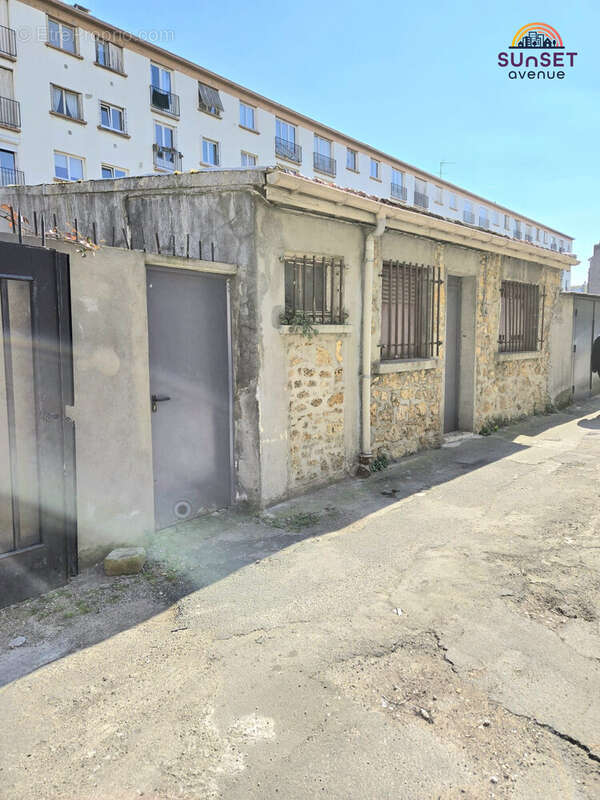 Parking à AUBERVILLIERS