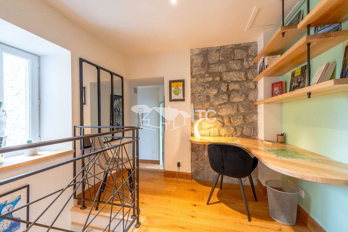 Maison à RUOMS