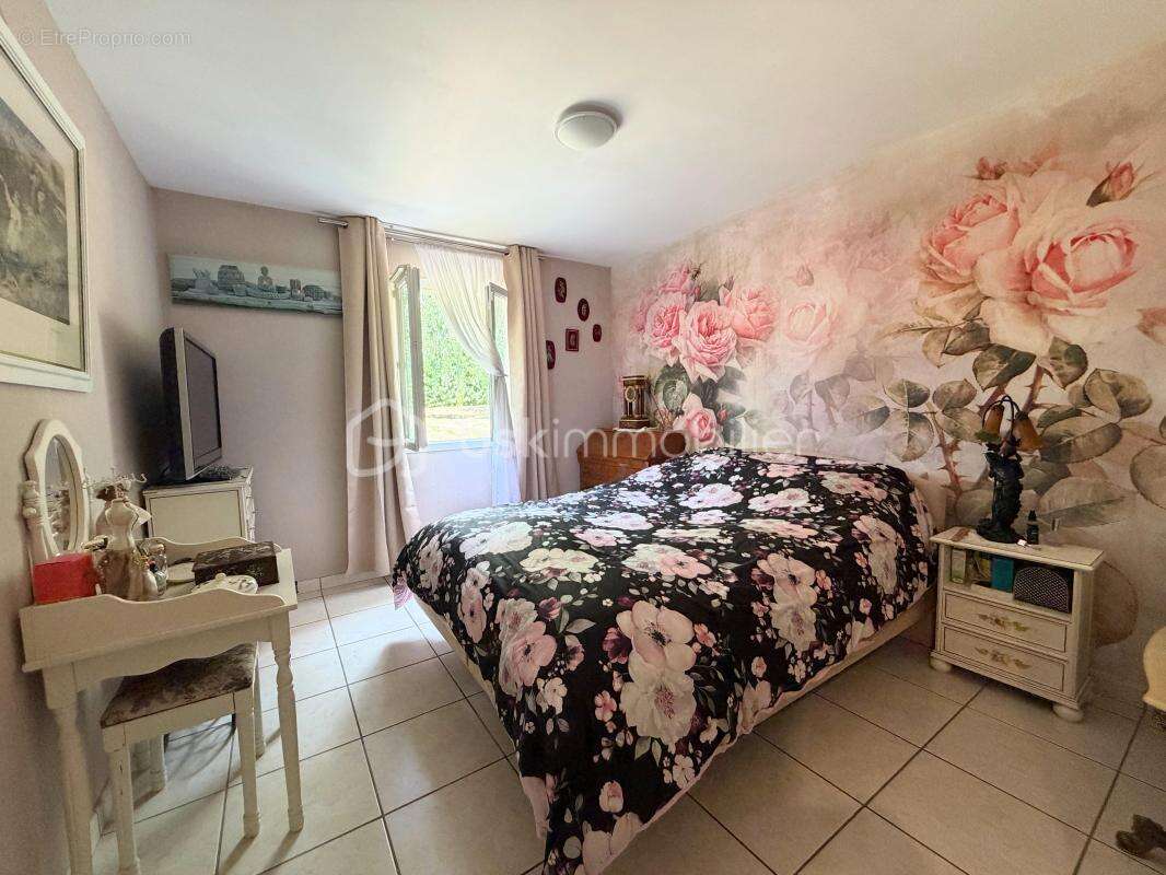 Propriété avec maison de plain-pied et son studio et son beau terrain de 3333 mètres avec piscine de 9X4 à l'abri des regards - photo 18