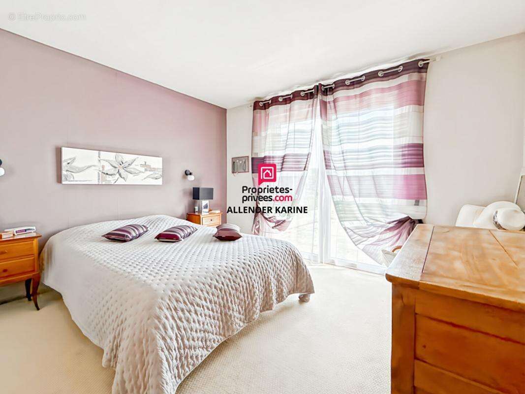 Maison à VILLENEUVE-SUR-YONNE