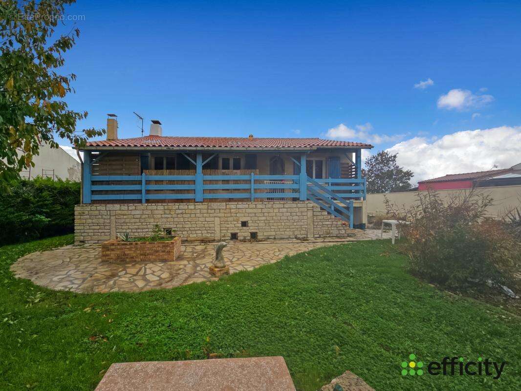 Maison à SAINTE-SOULLE