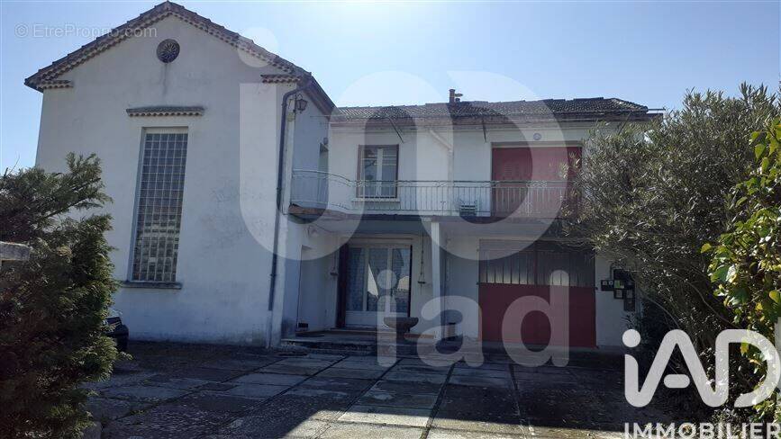 Photo 1 - Maison à SAINT-JULIEN-LES-ROSIERS