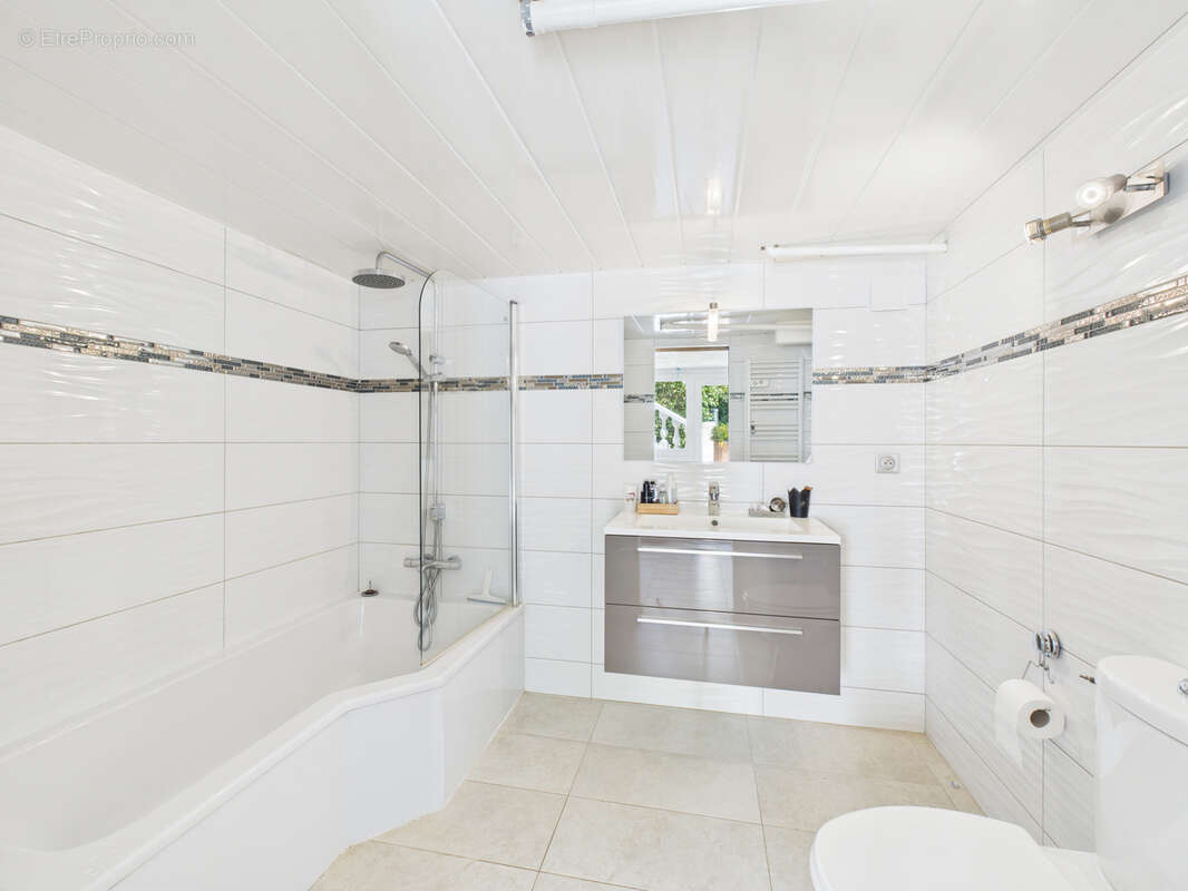 Maison à SOLLIES-TOUCAS