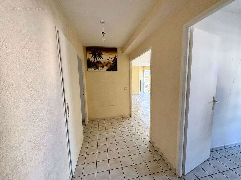 ENTREE - Appartement à LA ROCHE-SUR-FORON