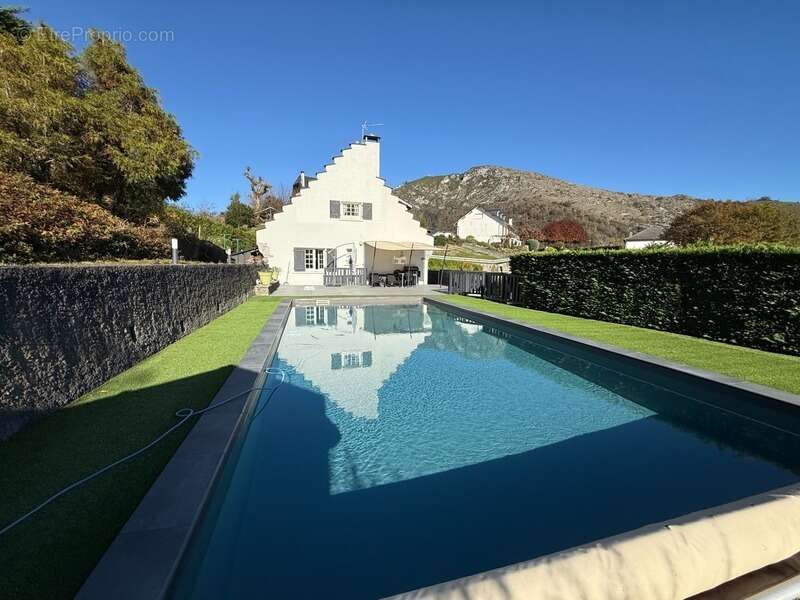 Superbe villa en position dominante - photo 12