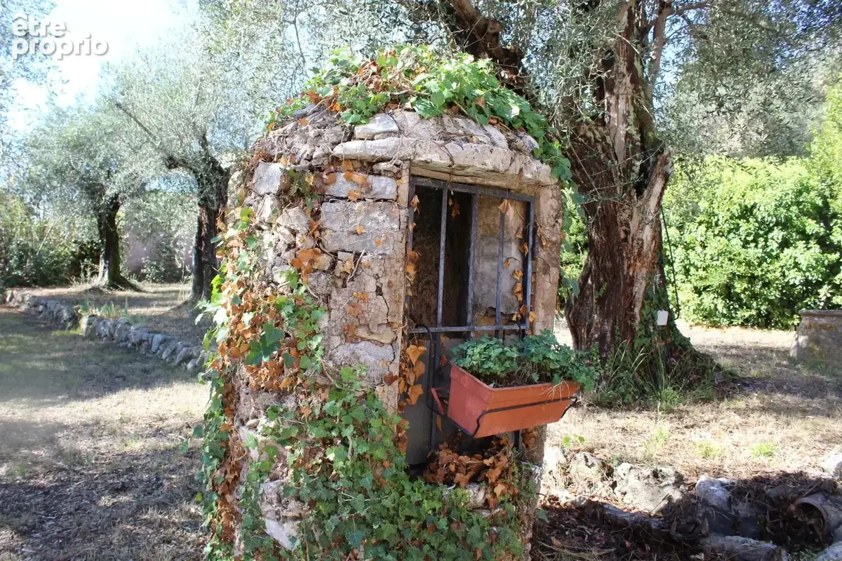 GRASSE St Jacques,  Villa de 5 P sur 1400m2 - photo 6
