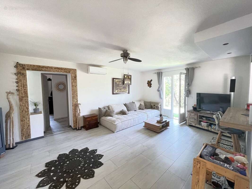 Maison à FIGANIERES