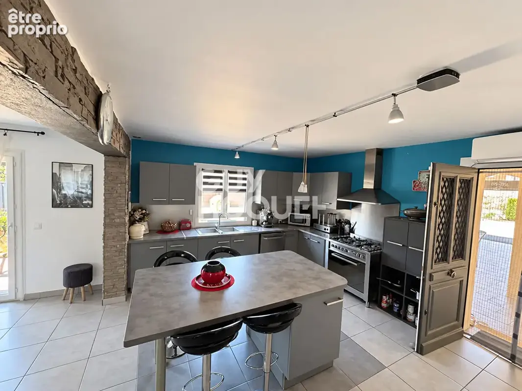 LUZINAY Maison individuelle  au coeur du village - photo 5