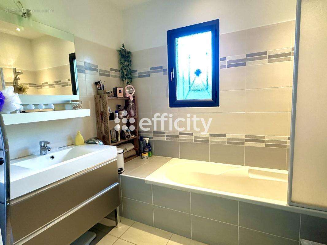 Maison à SAINT-MAXIMIN-LA-SAINTE-BAUME