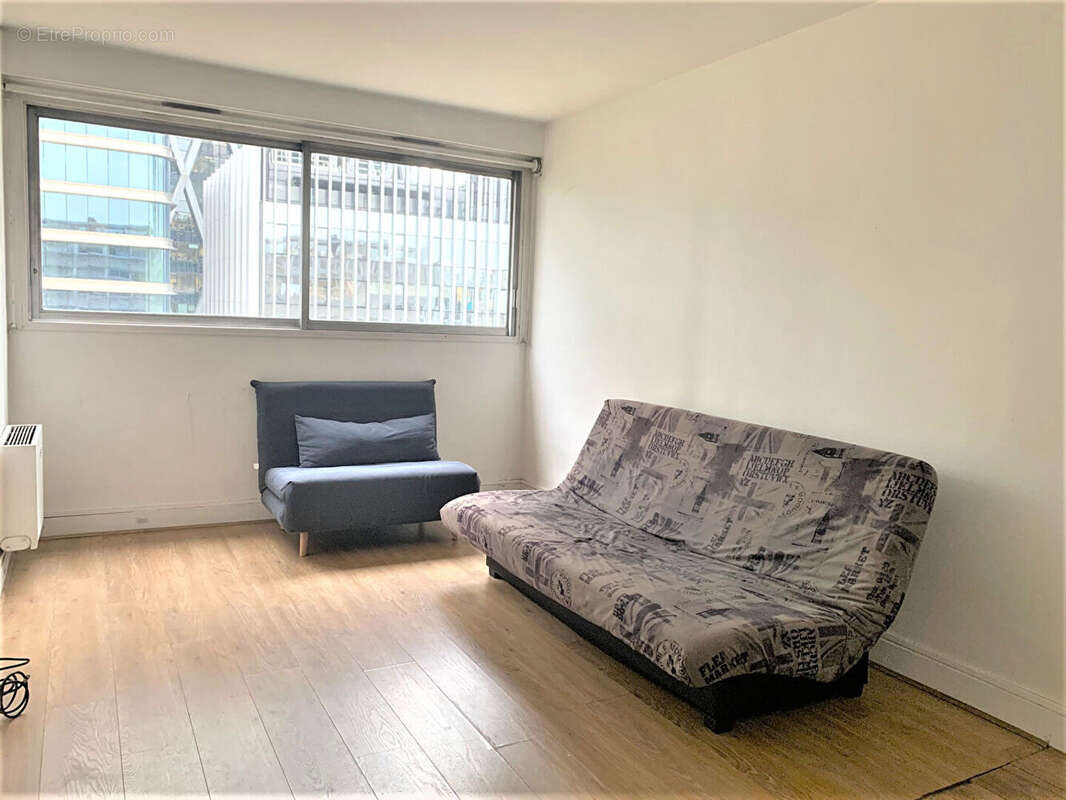Appartement à COURBEVOIE