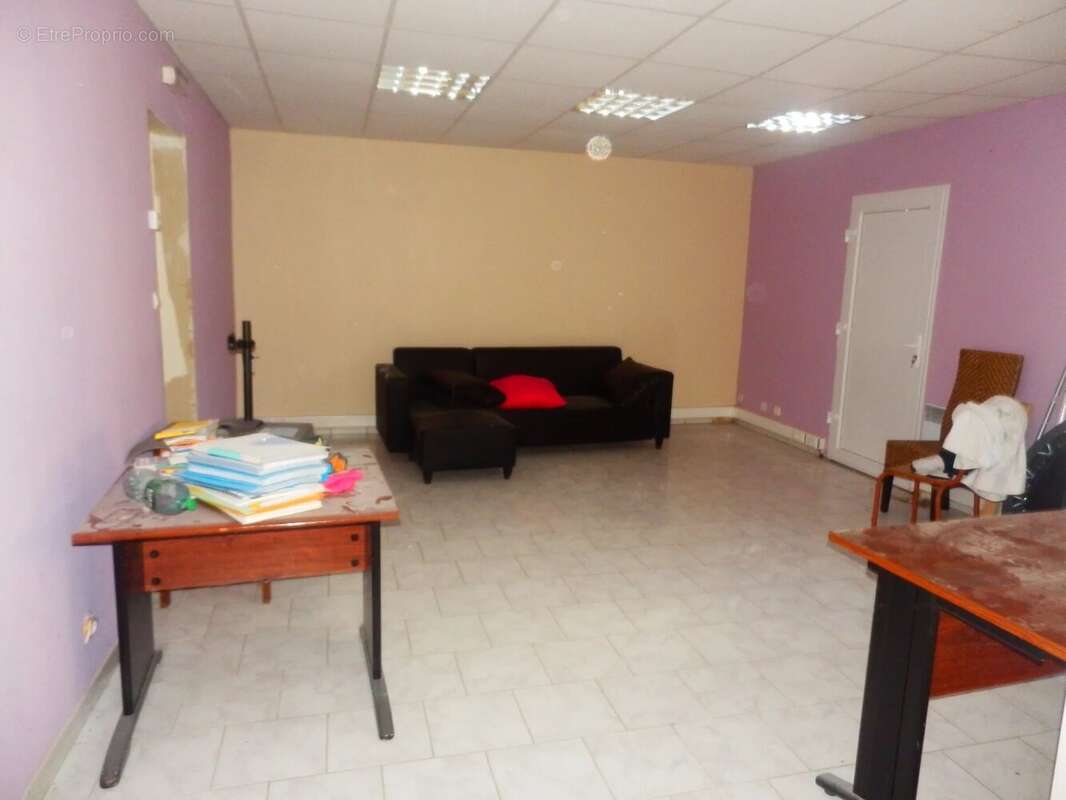 Local d'activités de 730 m²,  3000 m² de terrain - photo 5