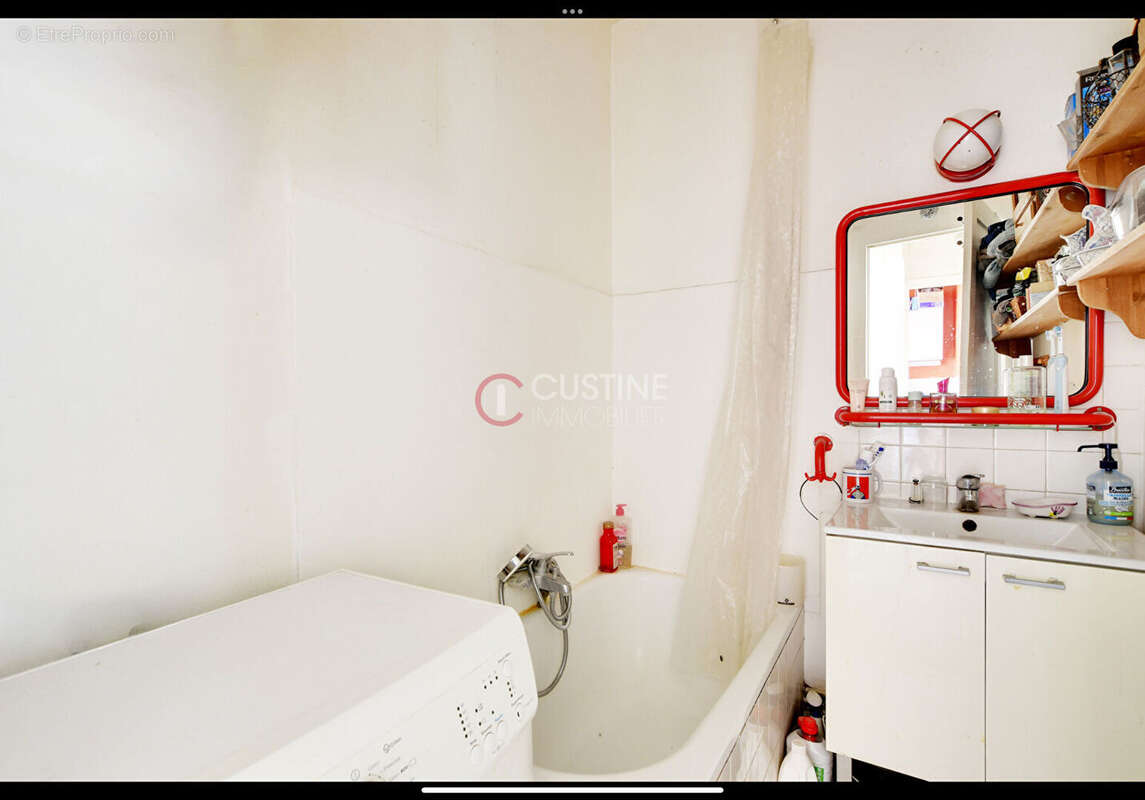 Appartement à PARIS-18E