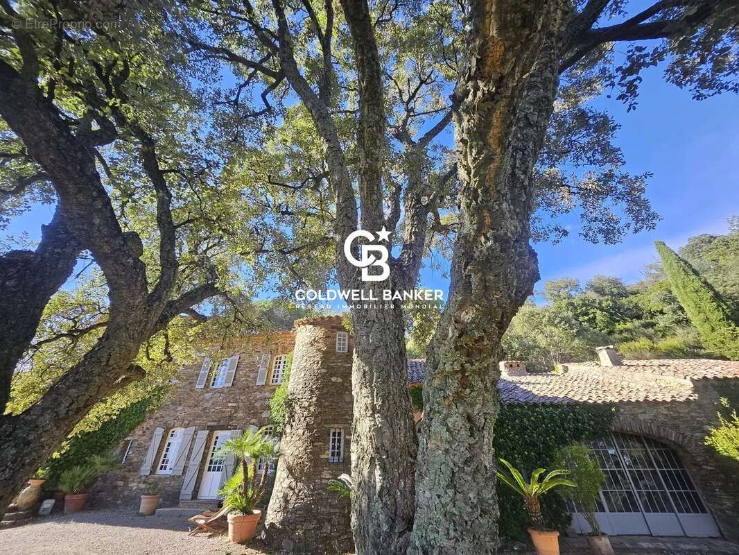 Maison à LA GARDE-FREINET