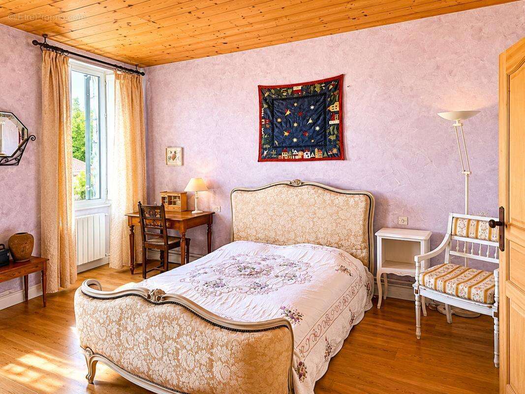 Maison 159 m² à Semussac  - photo 11