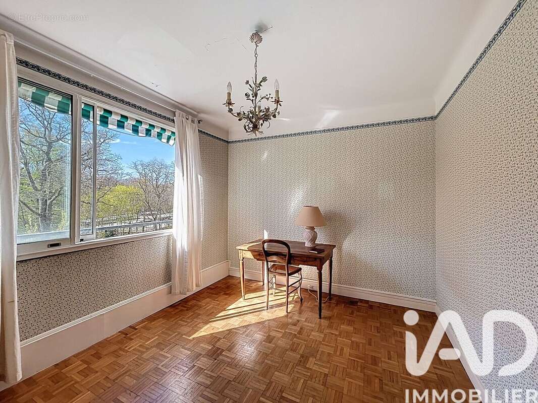 Photo 8 - Appartement à VILLE-D'AVRAY