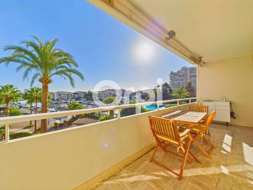 Appartement à MANDELIEU-LA-NAPOULE