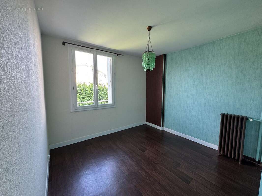 Appartement à SAINT-JEAN-DE-LA-RUELLE