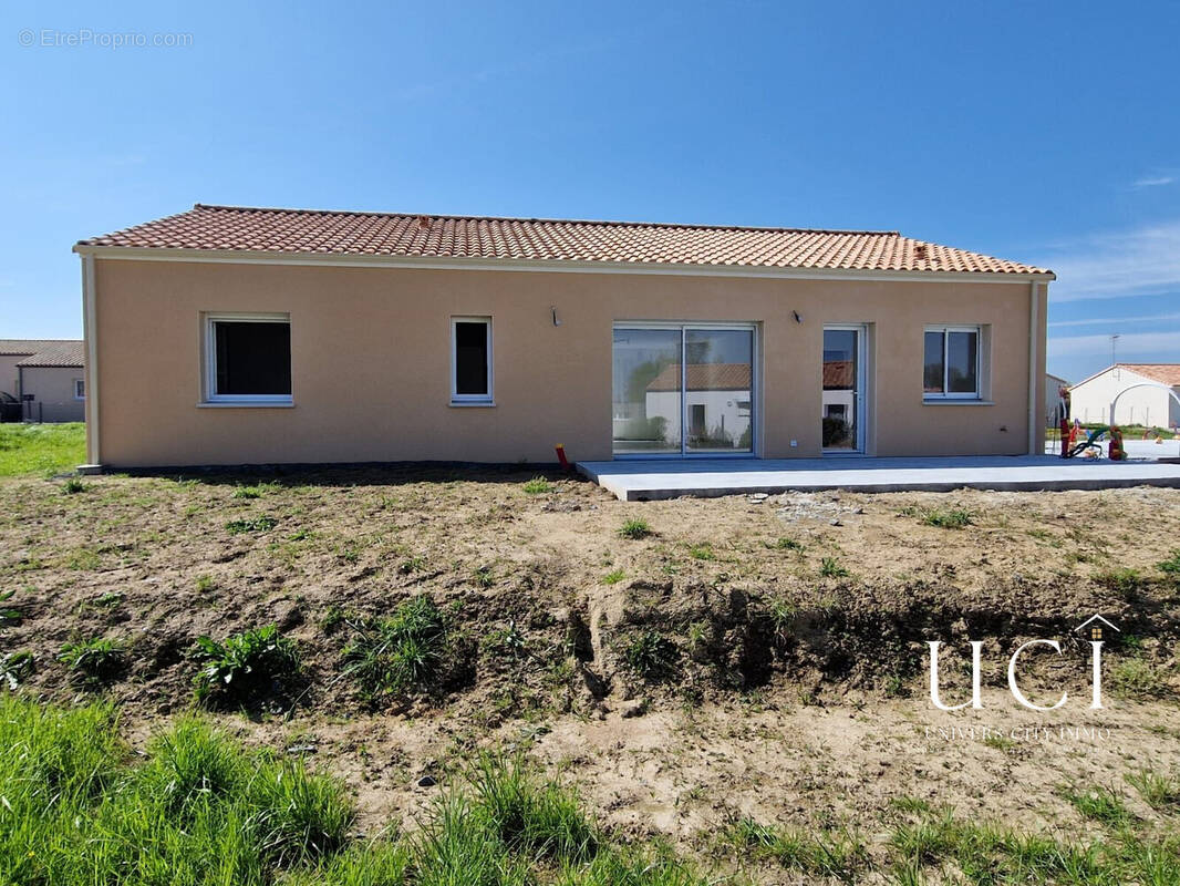 Maison à LEGE