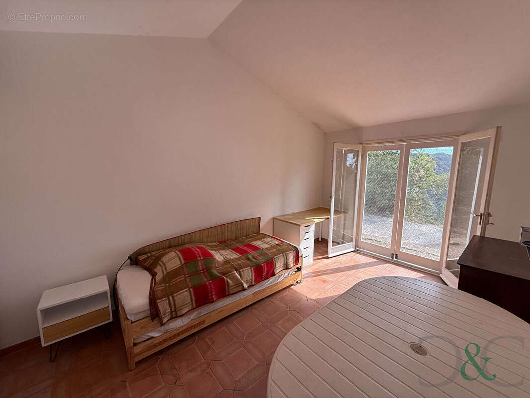 Maison à BORMES-LES-MIMOSAS