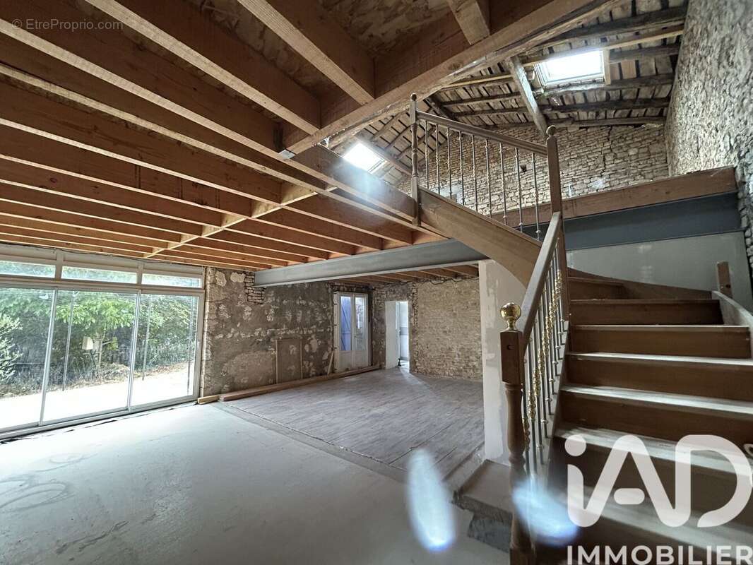 Maison 98 m² à Mouton  - photo 4