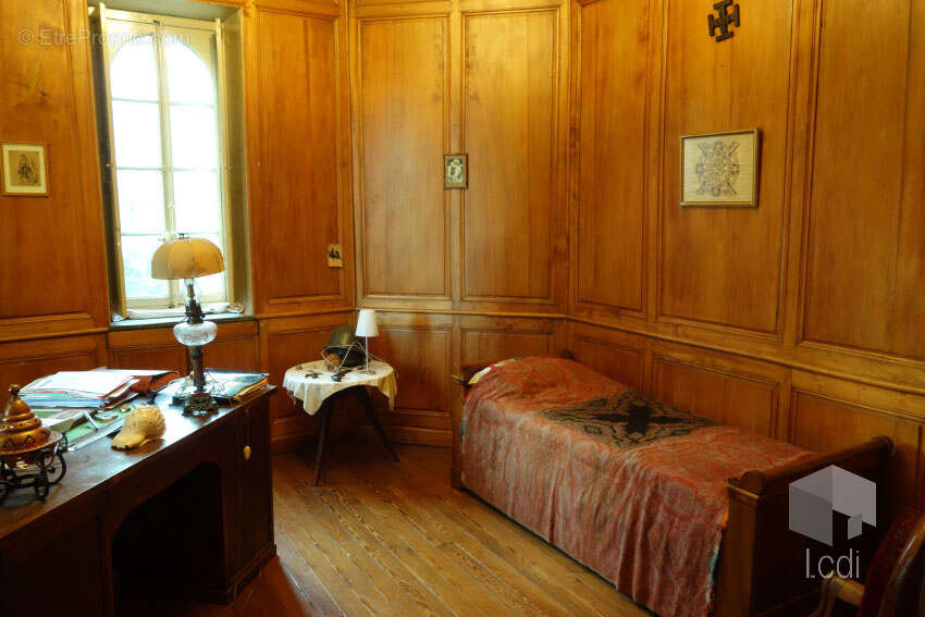 MONTELIMAR, maison 500 m2 avec dépendances - photo 9