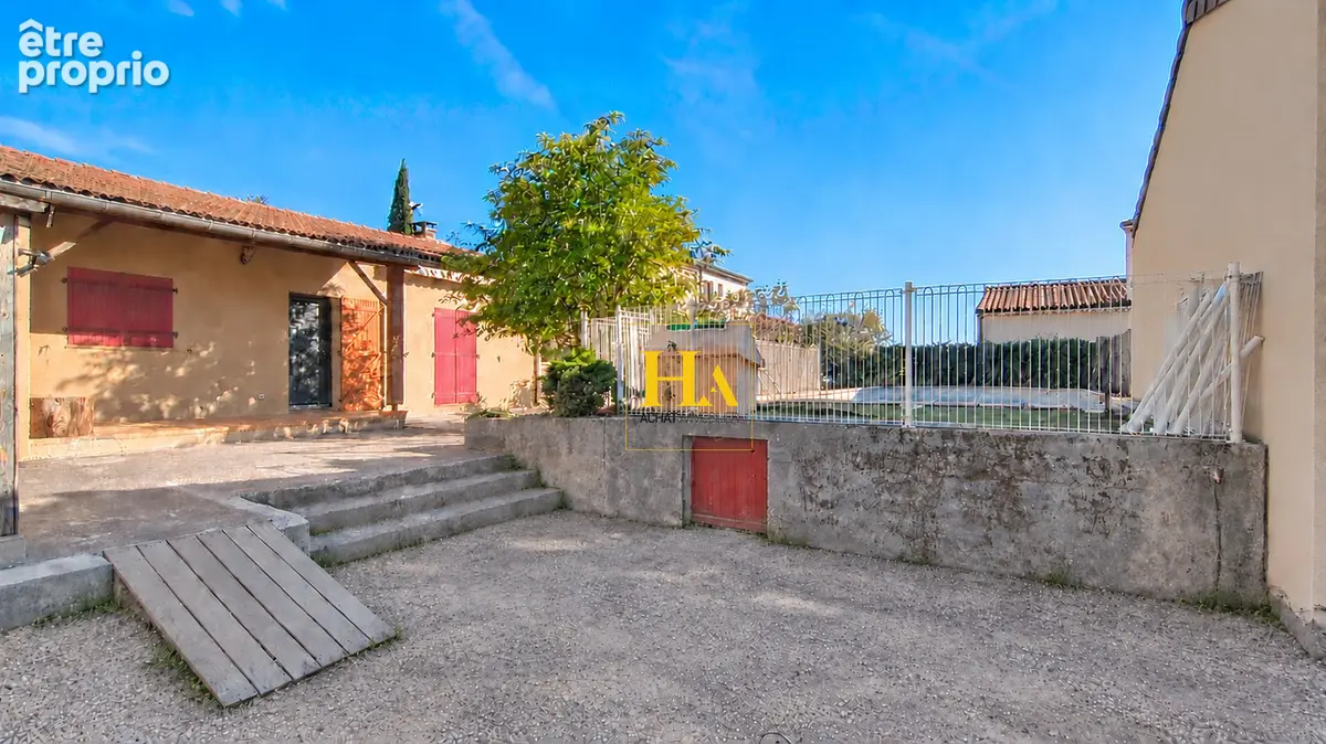 EXCLUSIVITÉ - BÉSAYES : Maison de plain-pied d'environ 113m² avec piscine et garage indépendant de 60 m² à fort potentiel - photo 8