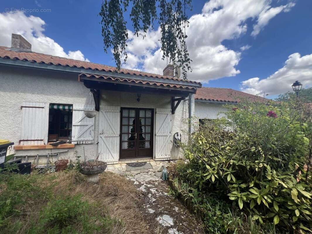 Vente Maison Queaux(86150) 54 000ï¿œ - photo 2