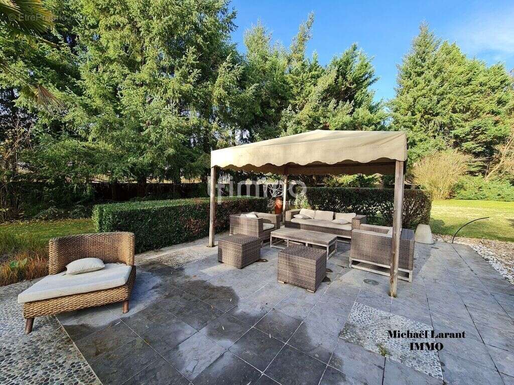 Maison d'architecte + maison indépendante – 5 300 m², piscine - photo 26