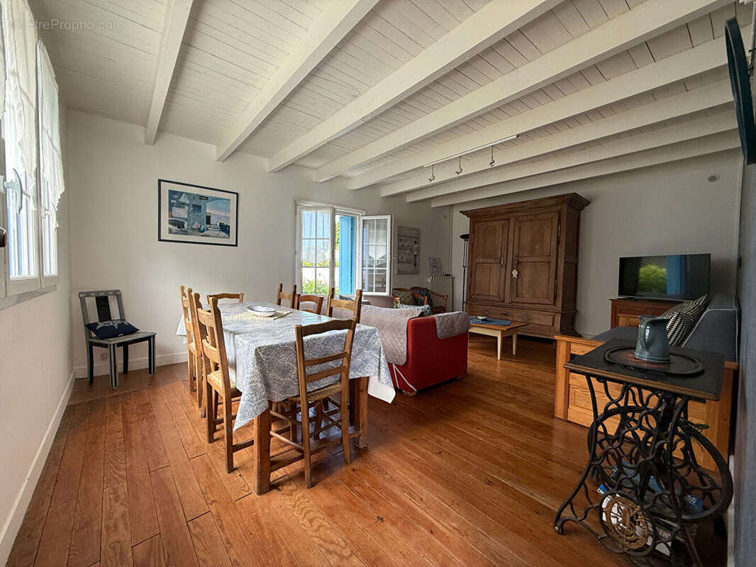SAINT SULPICE DE ROYAN - Maison de 4 pièces de 104 m2 - photo 2