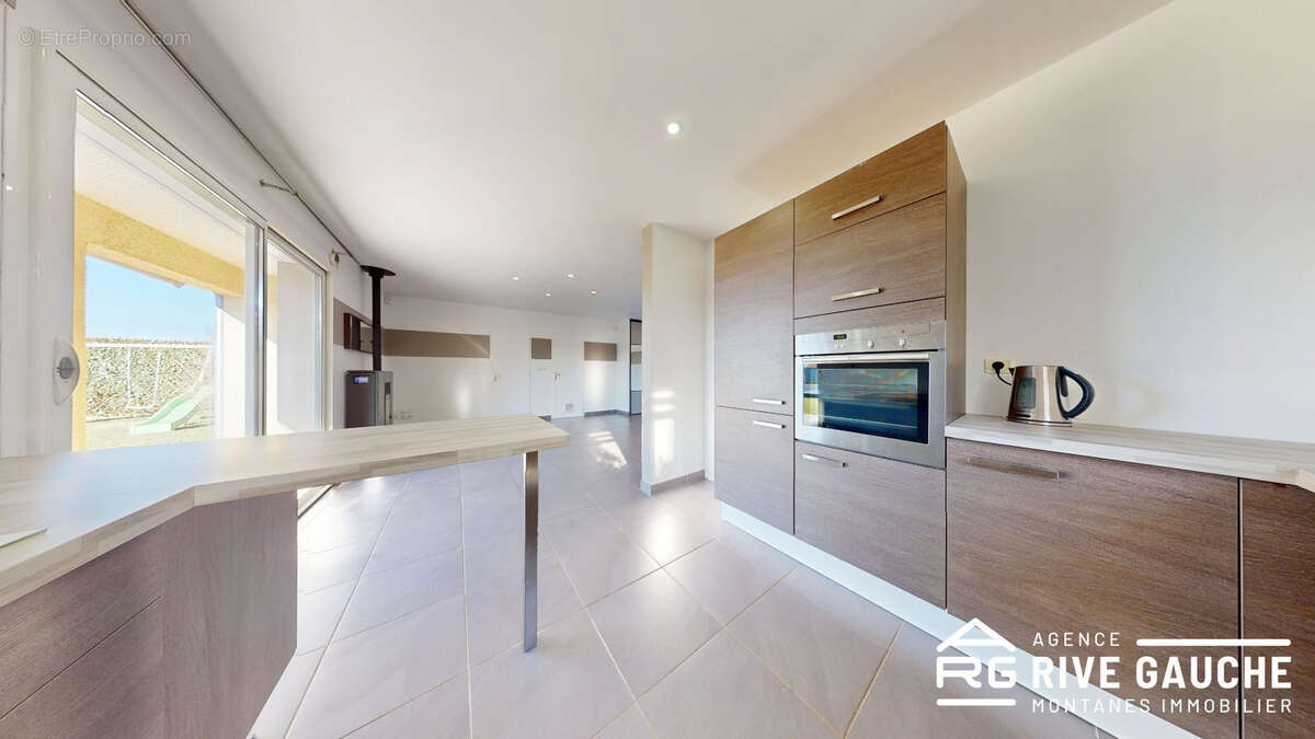 Maison à SALAISE-SUR-SANNE