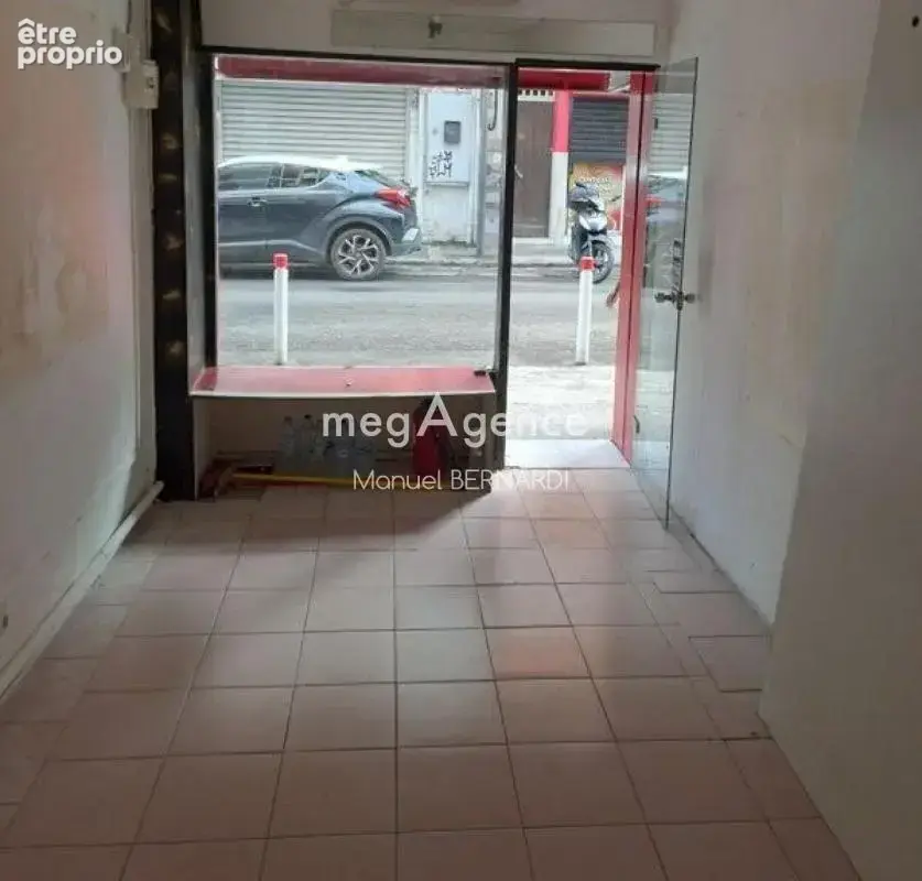 Mur / Local commercial 13m² - centre ville Pointe à pitre - A saisir ! - photo 3