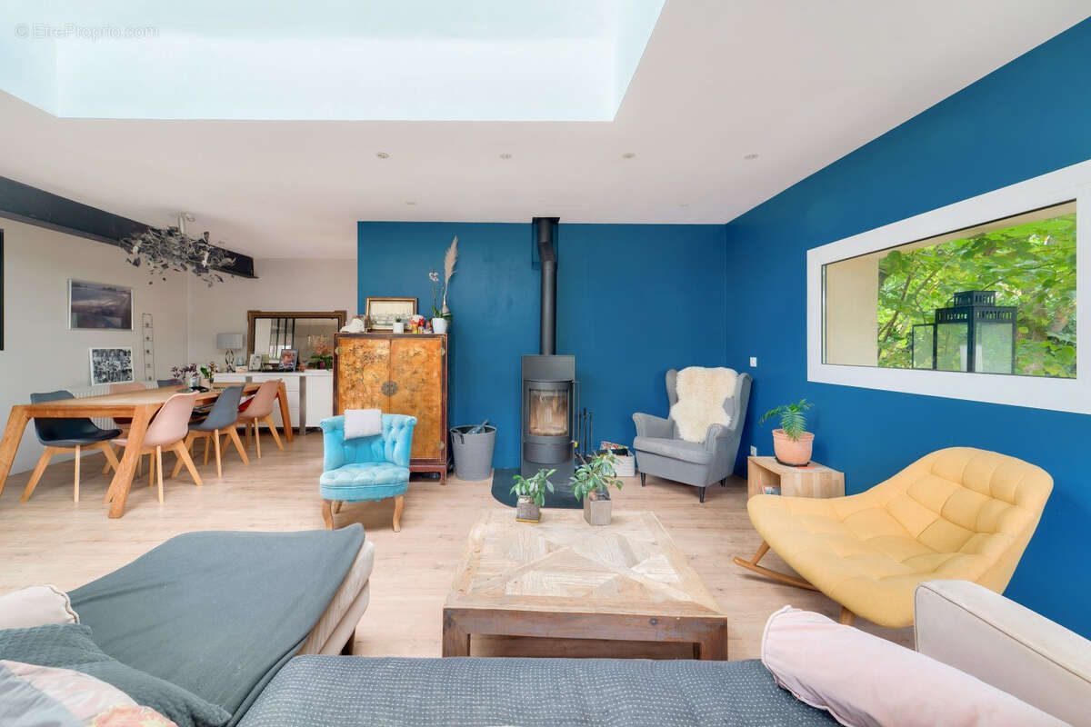 Belle Maison familiale de 265 m² rénovée sur un terrain arboré de 1 229m² ? Les Loges-en-Josas (quartier La Garenne) - photo 2