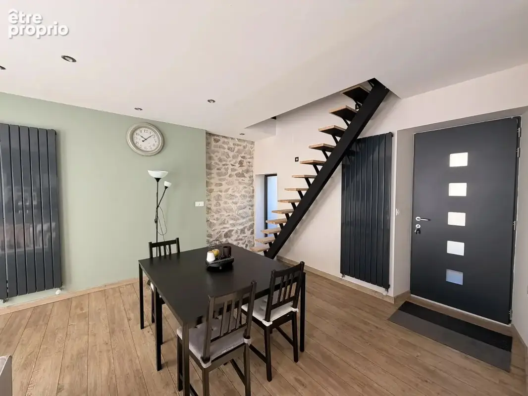Maison entièrement rénovée en 2021 de 91.20m² sur - photo 3
