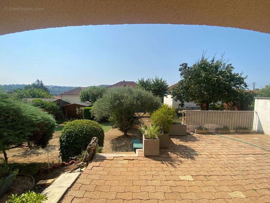 Maison 95 m² à Figeac  - photo 2