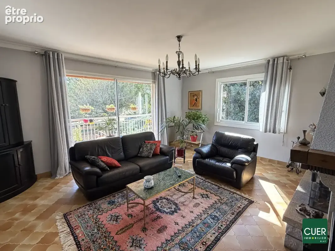 Maison 9 pièces 245 m² à vendre à La Roche-De-Glun (26600) - photo 2