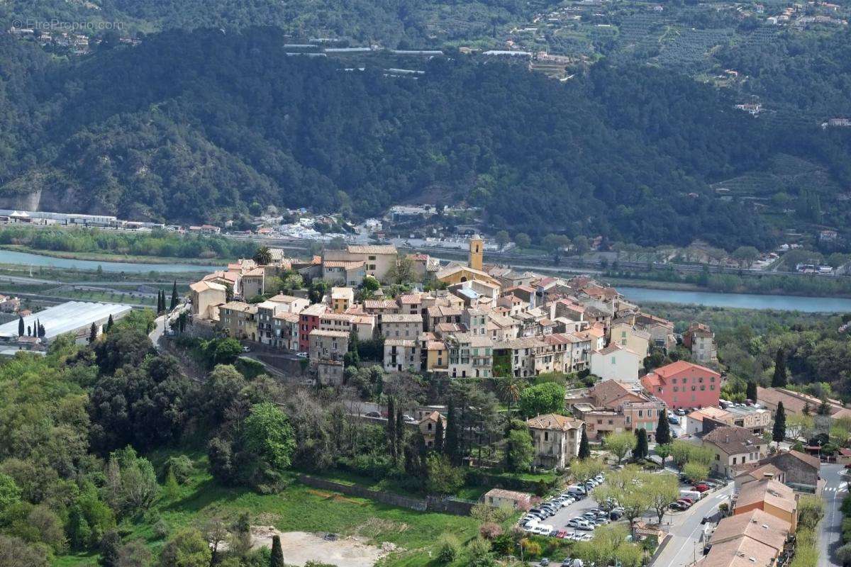 Commerce à GATTIERES