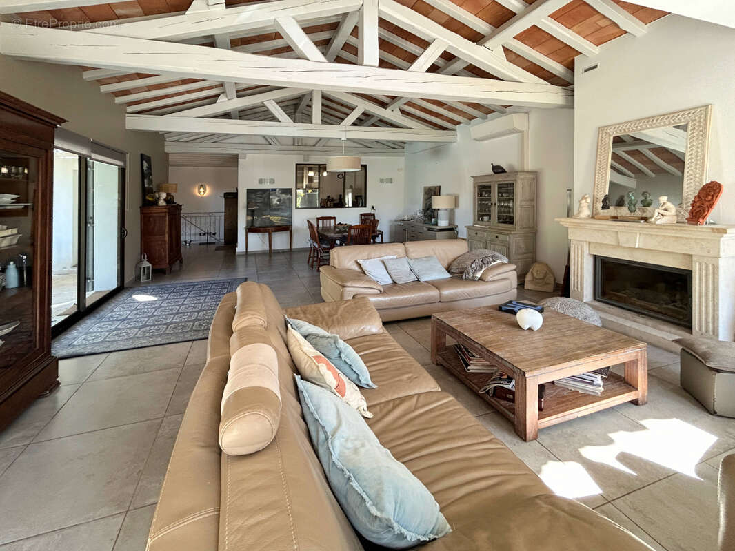 Maison à SAINT-QUENTIN-LA-POTERIE