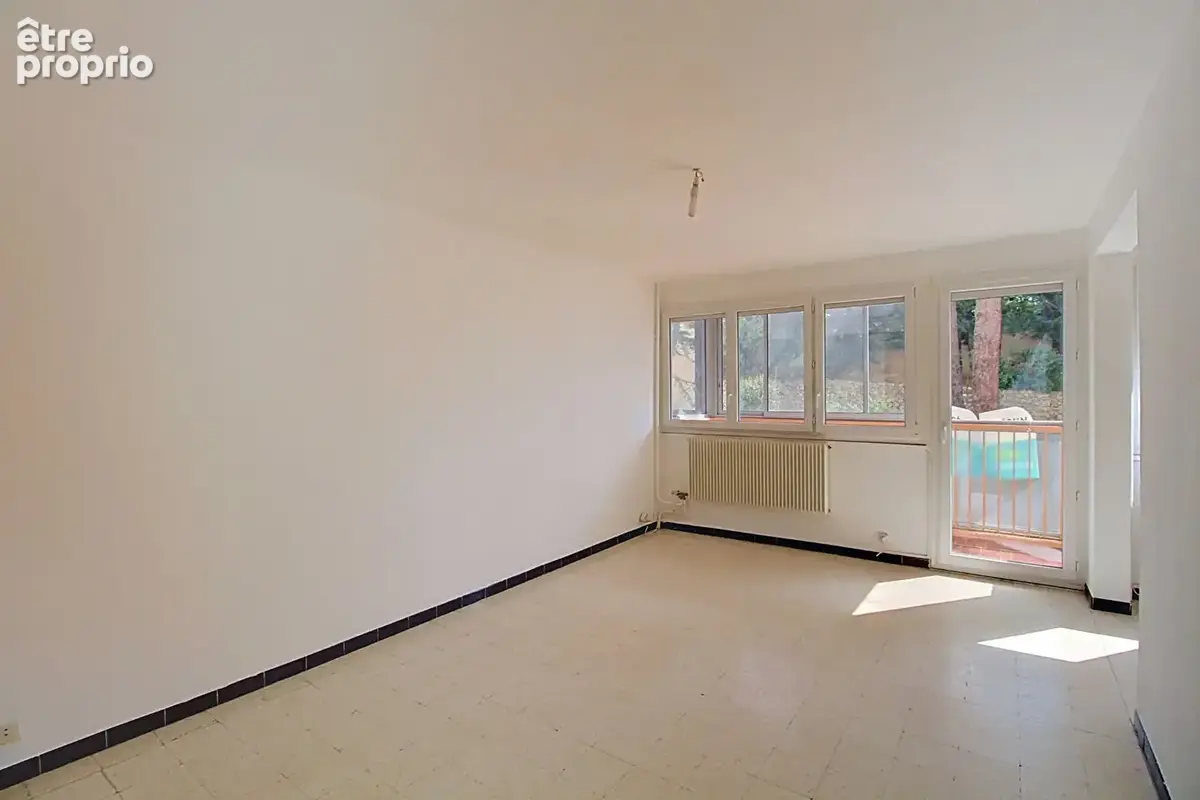 A VENDRE en EXCLUSIVITE à DRAGUIGNAN - Appartement T4 traversant et lumineux - 65m2 - photo 13