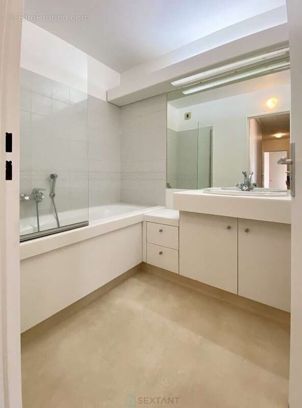 Appartement à ISSY-LES-MOULINEAUX