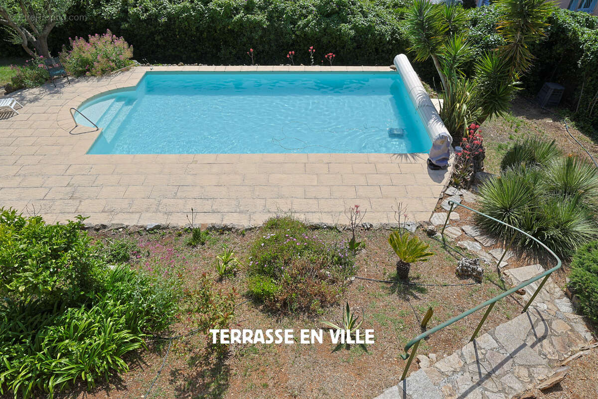 Maison à CARQUEIRANNE