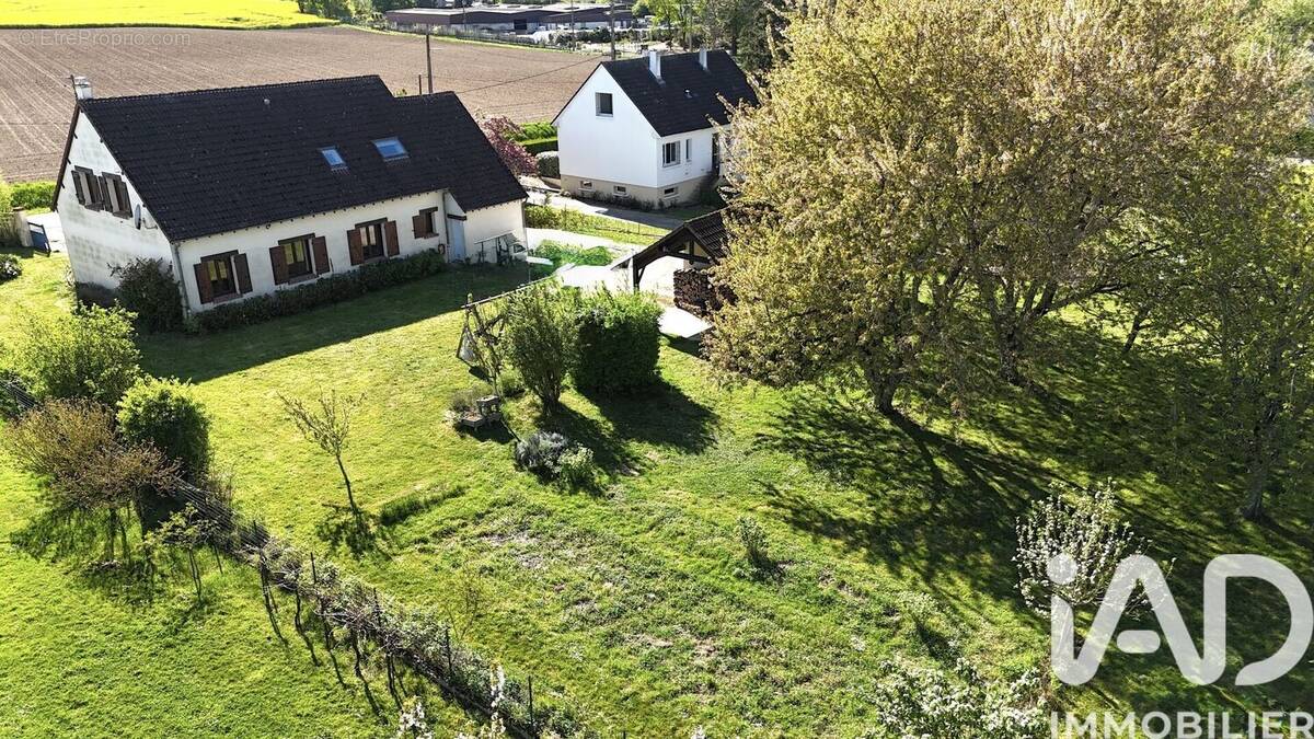 Photo 1 - Maison à POILLY-LEZ-GIEN