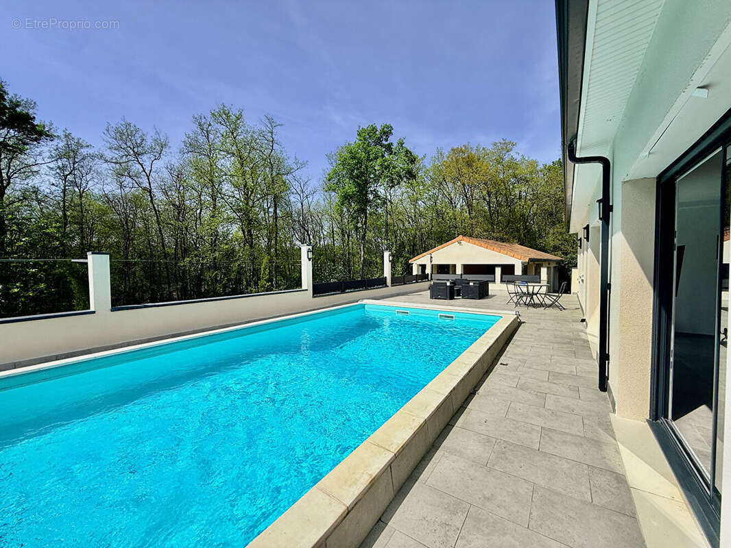 Maison à TROIS-PALIS